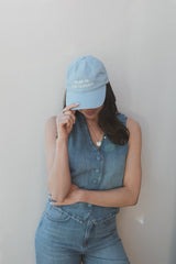 Nachhaltige Cap HEAD IN THE CLOUDS in Light-Blue – fair produziert – Clara Himmel