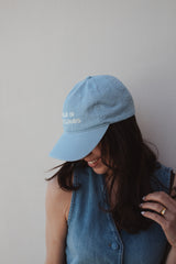 Nachhaltige Cap HEAD IN THE CLOUDS in Light-Blue – fair produziert – Clara Himmel