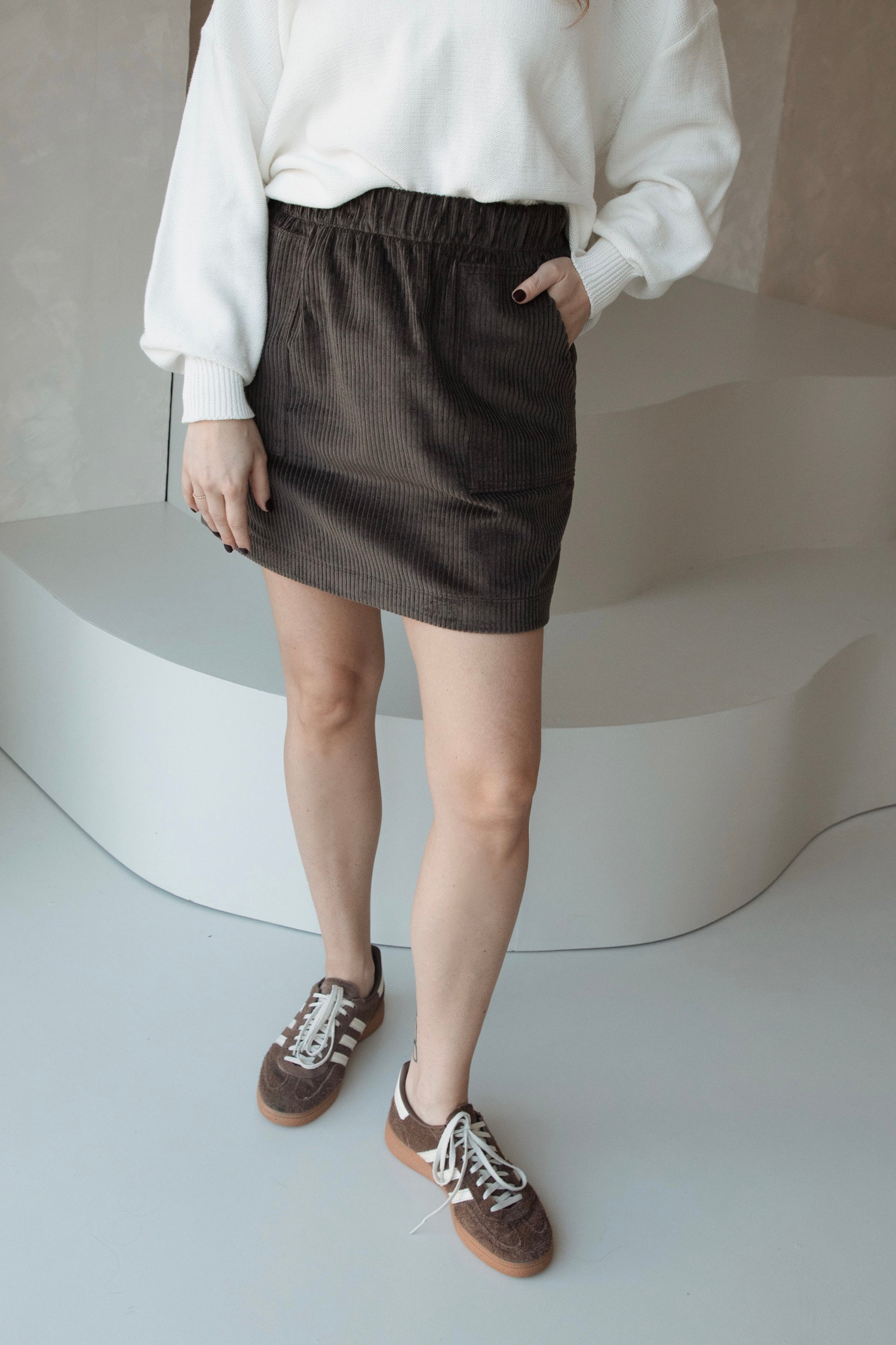 Corduroy mini skirt Dark Brown – Clara Himmel