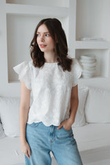 Bluse mit Stickerei in Weiß aus Baumwolle – fair produziert – Clara Himmel