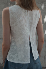 Top mit Stickerei White