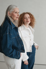 Nachhaltige Jeansjacke in Indigo – faire Produktion – Clara Himmel
