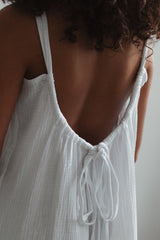 Kleid aus Musselin mit Raffung Weiß