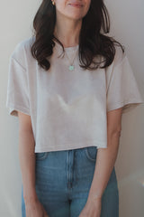 Nachhaltiges Cropped Shirt aus Nicki-Stoff in Sand – Made in Germany – Clara Himmel