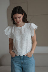 Bluse mit Stickerei in Weiß aus Baumwolle – fair produziert – Clara Himmel