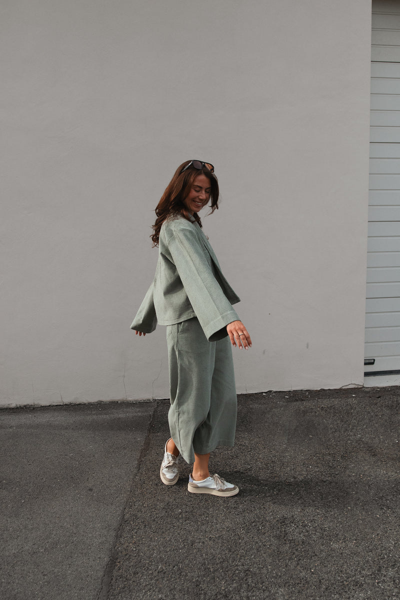 Cordjacke Faded Green