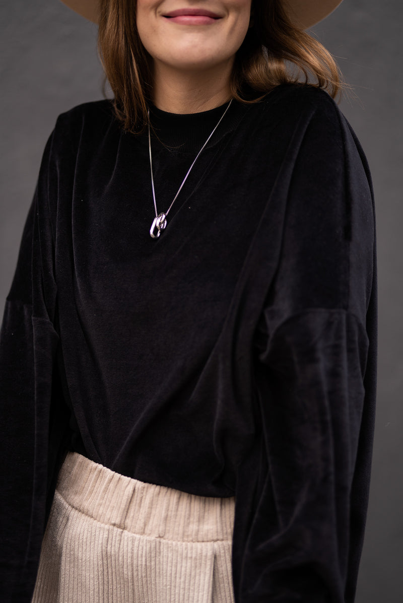 Oversize-Pullover aus Nicki Schwarz